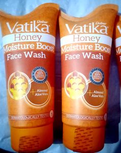 (2)Vatika Honey Face Wash