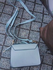 FUNKY SLING BAG