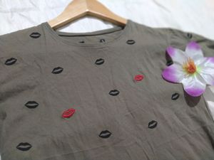 EMBROIDERED OLIVE TOP 💯❣️