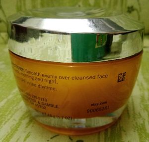 Olay Vitamin C + Peptide 24 Moisturizer