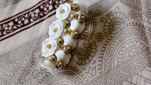 Floral &amp; Gold Beaded Bracelet