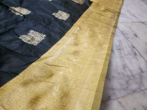 Elegant Black &amp; Gold Saree