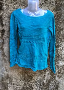 25B. BLUE SWEATER TOP