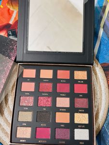 Original  Swiss Beauty 20 Shaeds Eye Shadow Palett