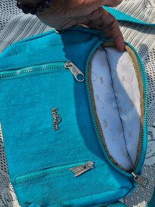 Kipling Sling Bag (Made In Vietnam)