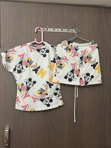 strachable branded new Mickey Mouse Outfit