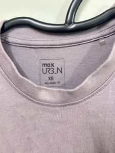 Max URBN Lavender Graphic T-Shirt – XS