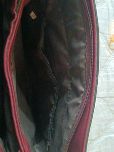 Burgundy Structured Shoulderbag
