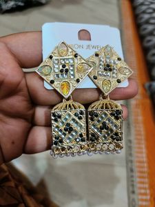 Silver Or Gold Colour Jhumka