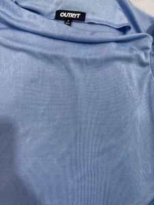 Fitted off-shoulder top