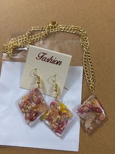 Floral Resin Jewelry Set Earrings with necklace