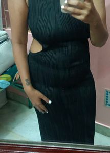 Sleek Black One-Shoulder Dress