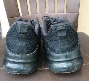 LAKHANI Black Running Shoes