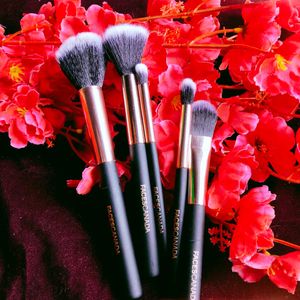 Faces Canada Brush Set totaly new