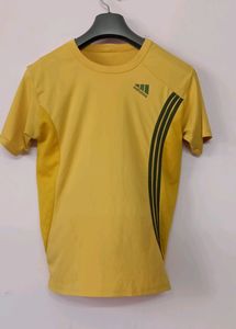 Adidas T-shirt