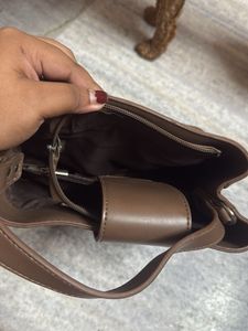 PEOPLE bucket sling bag