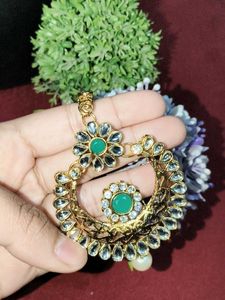 Elegant Green Maang Tikka