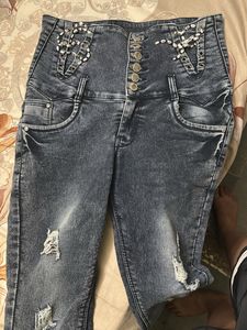 New 6 Botton High Waist Jeans