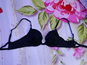 (595)Black Bra - Size Unknown