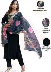 Elegant Black V_Neck Embroidered Kurta Set 🥰💝
