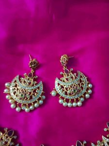 MatGold Fully Stone And Pearls Necklace An Earring