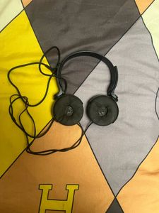 the Sony MDR-XB400 headphones