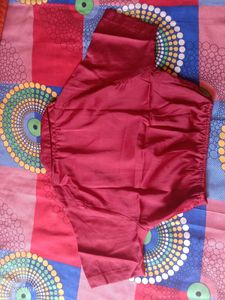 Chic Cropped Twist-Front Top