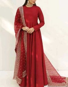 ELEGANT GOWN