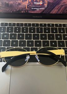 Stylish Gold Sunglasses