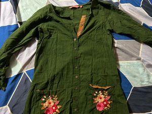 Green Mid Lenght Dress/kurta With Pockets 🌲