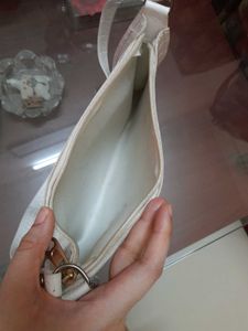 White Sling Bag 🤍