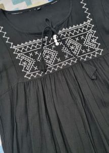 RAYON EMBROIDERY BLACK TOP