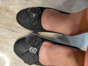 Black Embellished Bow Ballet Flats