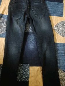 I am  to sell a Skinny denim Jeans