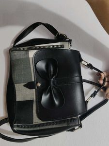 sling bag with bow ♥️ and keyring 🦆