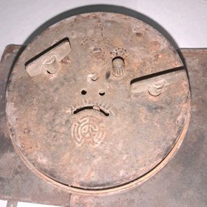 NON WORKING Vintage Metal Clock