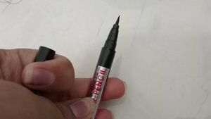 Waterproof Lash Eyeliner Pencil