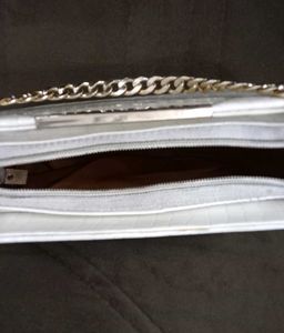 Chic White Handbag Solid Pattern