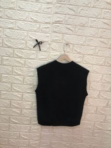 Uniqlo Original Black Sweater Vest🕶️‼️