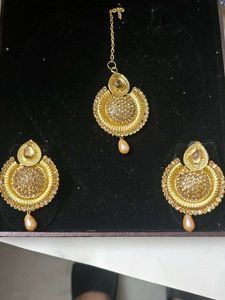 ✨ Elegant Gold-Toned Necklace, Earrings &amp; Maangtik