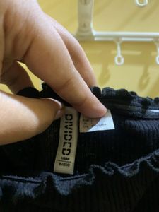 H&amp;M Black Off-Shoulder Top