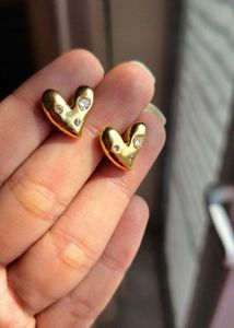 Love Earring.