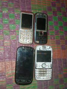 Old Nokia Phones - Lot of 4