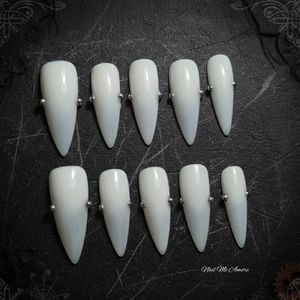 Press on nails white goth