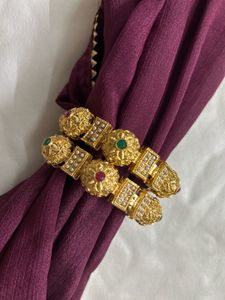 Royal Design Gold-Plated Bangles with Pearl Detail