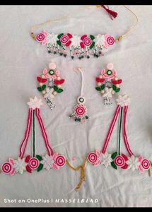 Embroidered Jewellery Set