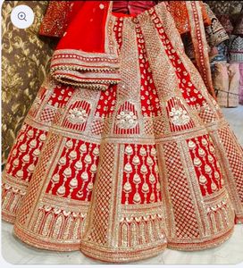 Jhumka pattern Latest Bridal Lehenga