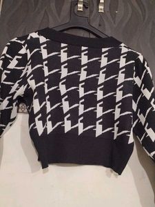 Stylish Black &amp; White Sweater