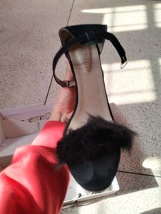 Chic Black Fuzzy Sandals