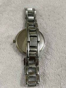 Elegant Silver-Tone Wristwatch